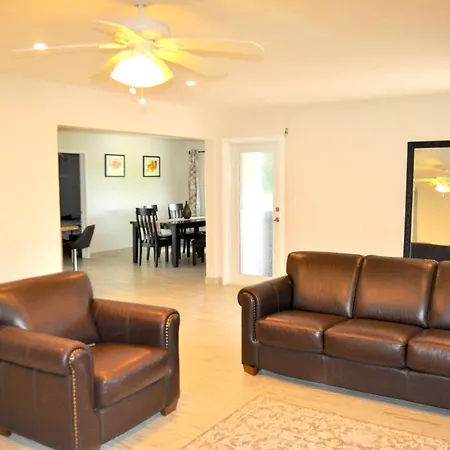 Lovely 3-Bd, Walk To Bars, 9 Min Drive From Beach! Heated Pool. Fort Lauderdale Exterior photo